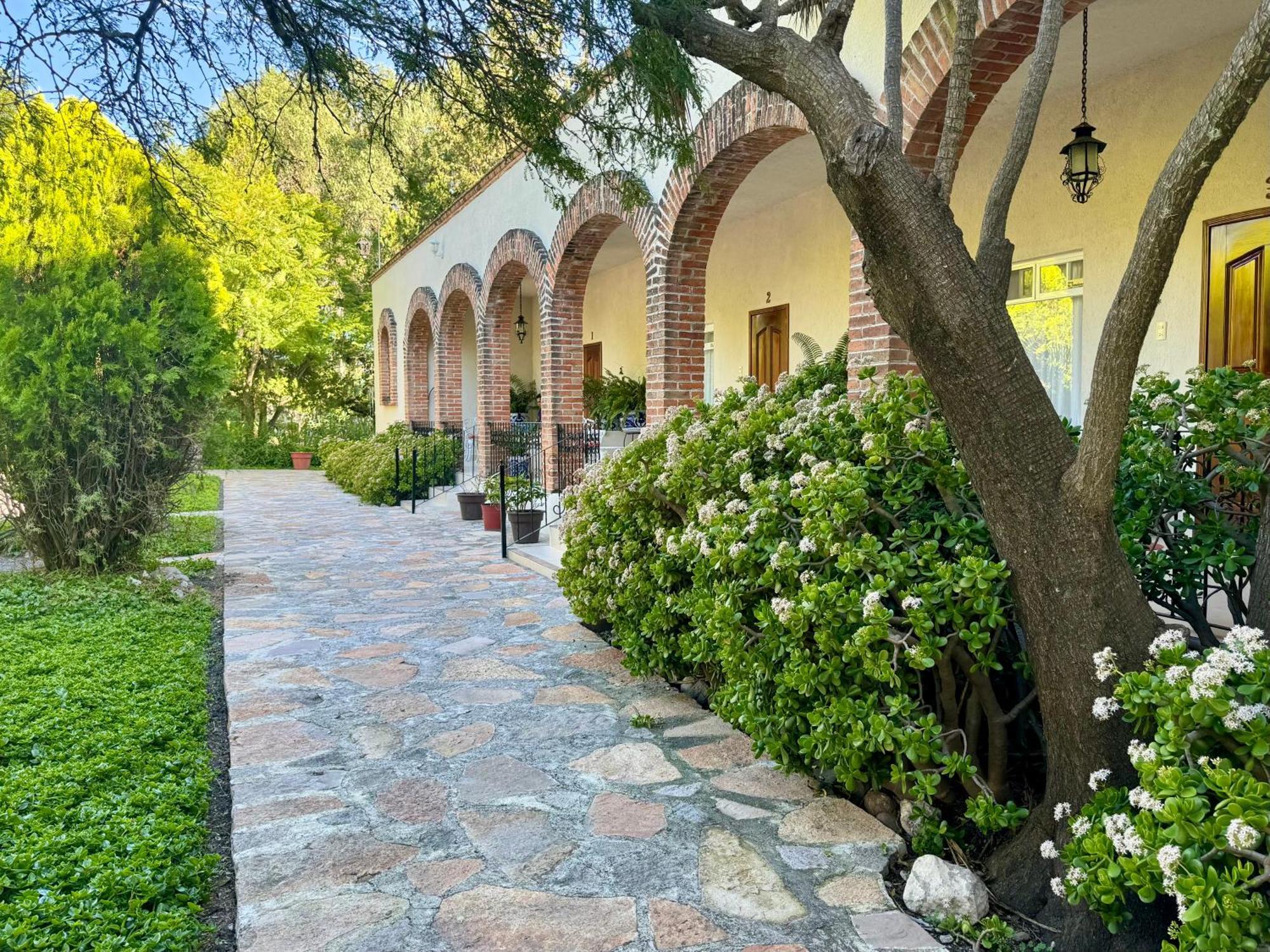 Club Vergel Resort Bernal Eksteriør bilde